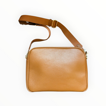 Crossbody skořicová kabelka